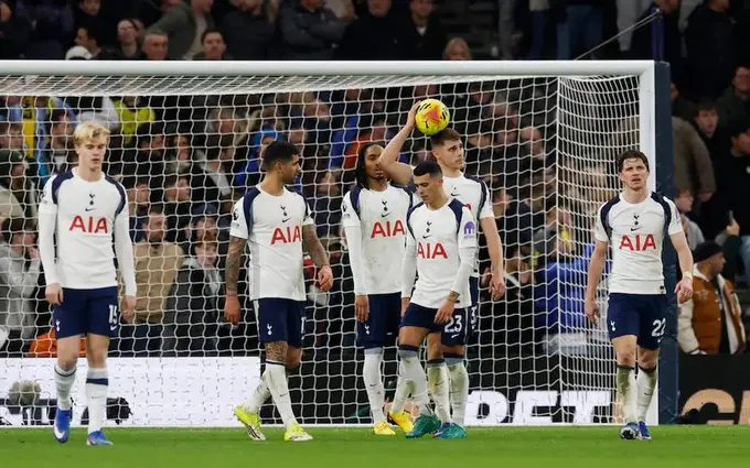 “Tottenhem”ning “elita” maqomi xavf ostida: asosiy homiylar klubdan yuz o‘girmoqda