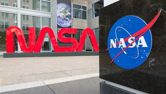 NASA наградило двух ученых из Узбекистана за вклад в изменение орбиты астероида