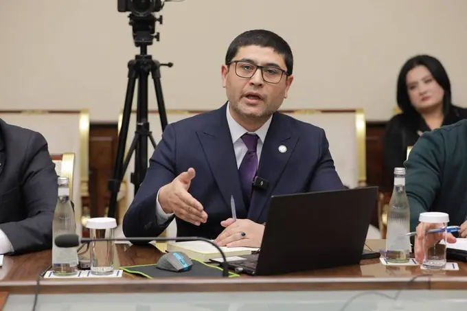 “Gumonlanuvchini yig‘ilishga olib borib, boshqalarga ibrat bo‘lsin deb ko‘rsatish Konstitutsiyaga zid”. Advokat Abdullayev — Kattaqo‘rg‘on voqeasi haqida