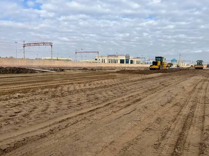 В Узбекистане началось строительство первой платной скоростной дороги — подробности