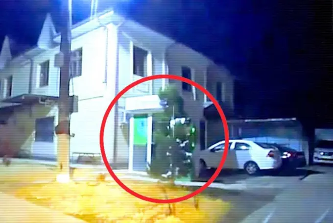 Toshkent viloyatida bankomatni buzishga uringan erkak 4 daqiqada ushlandi