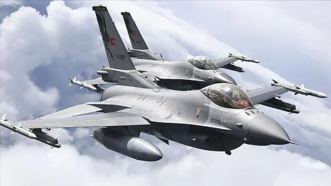 Turkiya Shimoliy Kiprga F-16 qiruvchi samolyotlarini joylashtirdi (video)