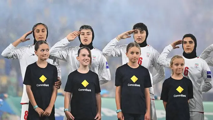 Tramp Avstraliyani eronlik ayol futbolchilarga boshpana berishga chaqirdi