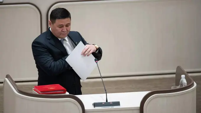 Қамчибек Ташиевнинг укаси депутатликдан кетди