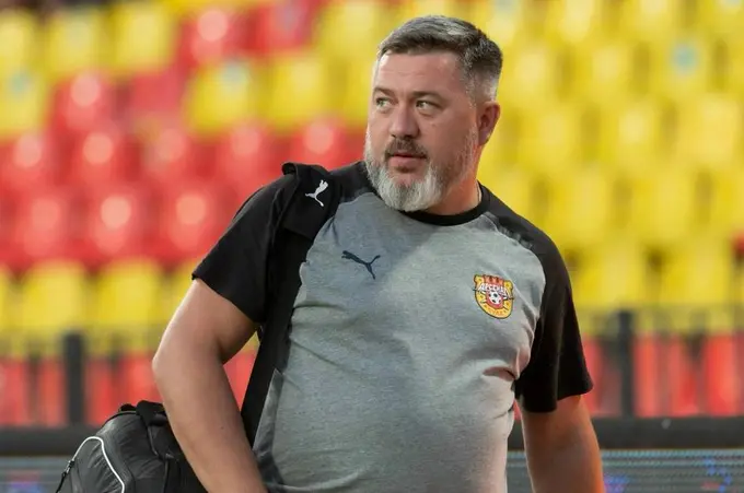 Futbol klubi shifokori parvoz vaqtida ikki yo‘lovchining hayotini saqlab qoldi