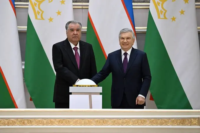Президенты Узбекистана и Таджикистана запустили 10 совместных проектов