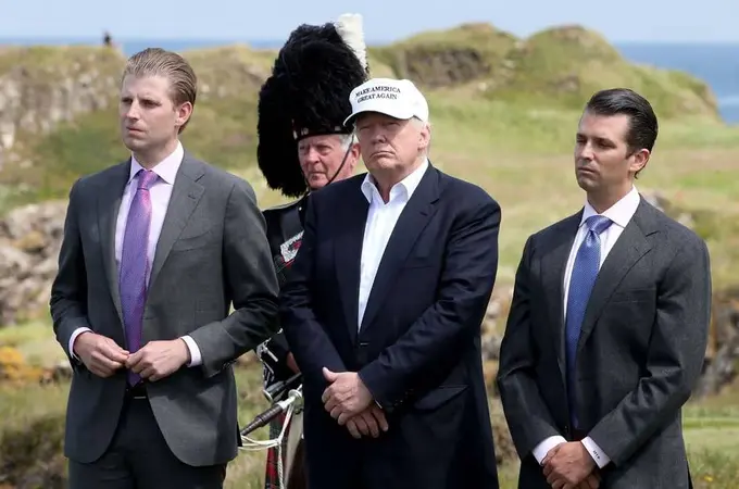 Жо Байденнинг ўғли ака-ука Трампларни “қафас жанги”га чорлади