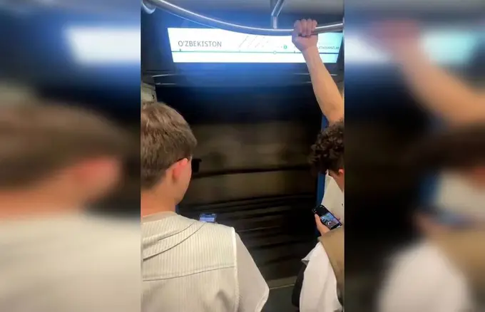 Тошкентда метро поезди вагони эшиги очиқ ҳолда ҳаракатланди