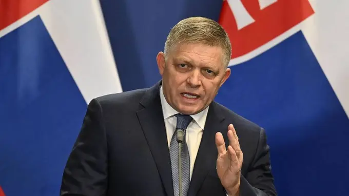 Slovakiya bosh vaziri Zelenskiyni “tilanchi” deb atadi