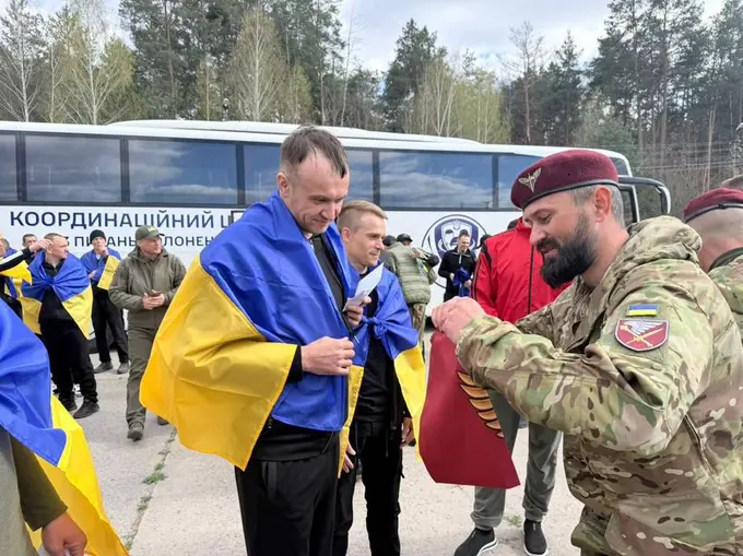 Россия ва Украина “193 га 193” форматида асирлар алмашди (видео)