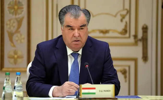 Тожикистон президенти мудофаа вазирини ўзгартирди 