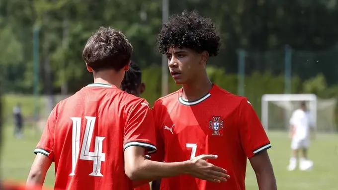 Ronalduning o‘g‘li otasi bilan o‘ynash fikridan voz kechib, faoliyatini Yevropa klubida davom ettirishi mumkin