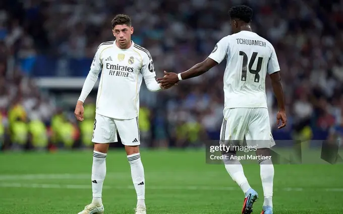 Million yevrolik mushtlashuv: “Real Madrid” Valverde va Tchuamenini jazoladi