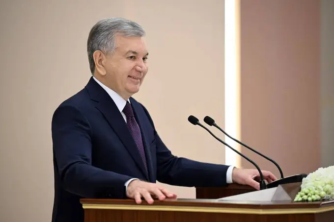 «Склоняем голову перед немеркнущей памятью героев» — Шавкат Мирзиёев поздравил узбекистанцев с Днем памяти и почестей