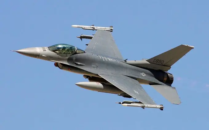 Бельгия Украинага 53 та F-16 қирувчи самолётларини топширади