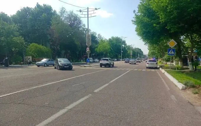 Toshkent viloyatida haydovchi ikki nafar bolani urib yubordi, ulardan biri vafot etdi