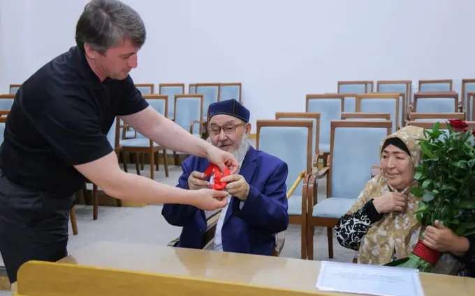 Шоир Йўлдош Эшбекка Тошкентдан уч хонали уй берилди