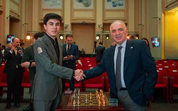 “Sindorovni buyuk kelajak kutmoqda” — Kasparov