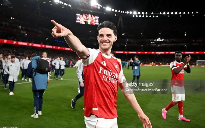 “Arsenal” 22 yillik tanaffusdan so‘ng APL g‘olibi bo‘ldi (foto)