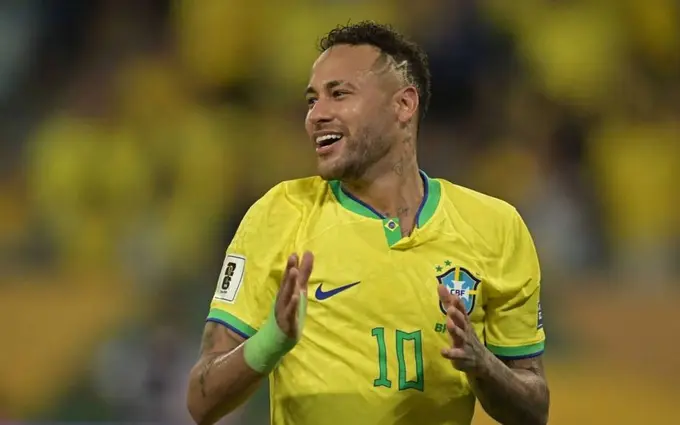 Neymar jarohat oldi