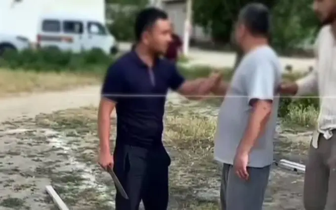 Фарғонада ер талашиб, жанжал жойига пичоқ билан келган эркакка чора кўрилди