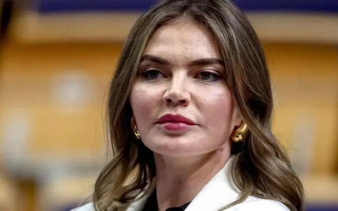 Для детей Путина и Кабаевой наняли около 20 гувернанток из Европы, которые учат их иностранным языкам — СМИ