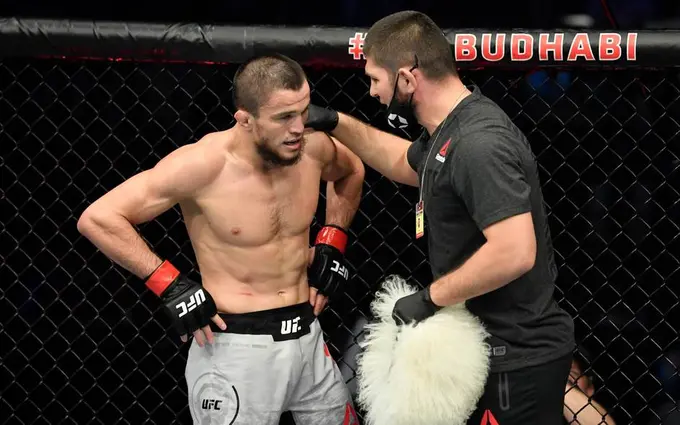 Nurmagomedov va Ankalayev oktagonga qaytmoqda (foto)