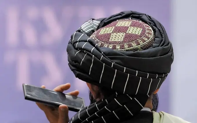 Afg‘onistonda amaldorlarga smartfonlardan foydalanish taqiqlandi