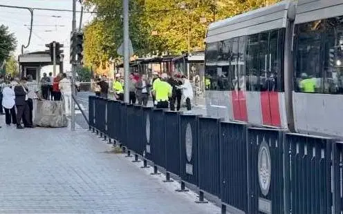 Istanbulda 6 yoshli o‘zbekistonlik bola tramvay va bekat oralig‘ida qisilib, halok bo‘ldi