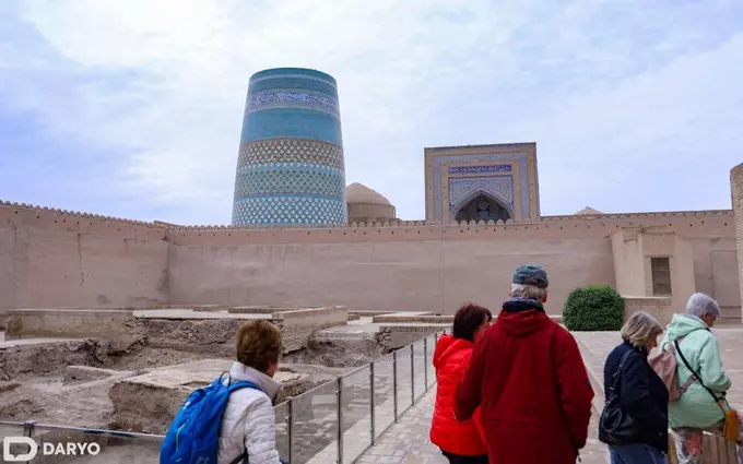 O‘zbekistonga jalb qilingan har bir xorijiy turist uchun 100 dollar subsidiya beriladi