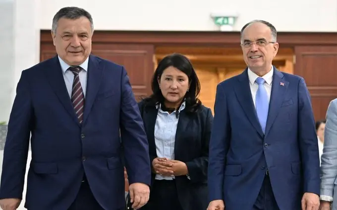 Albaniya prezidenti O‘zbekistonga keldi