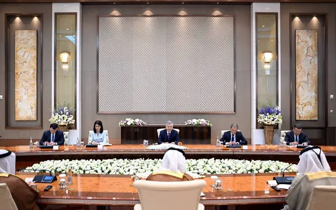 Mirziyoyev meets UAE, Kazakhstan and UK delegations at TIIF to boost trade and investment ties