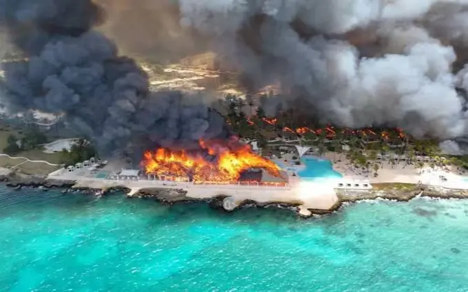 Dominikandagi mashhur kurortda yong‘in yuz berdi: 1 kishi halok bo‘ldi, 1 700 sayyoh evakuatsiya qilindi (video)