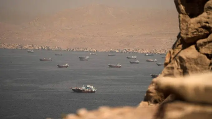 Hormuz bo‘g‘ozi qayta yopilgani e’lon qilindi