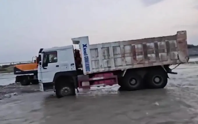 Самарқандда дарё ўзанидан қум-шағал қазилиши оқибатида табиатга 4,7 млрд сўм зарар етказилди