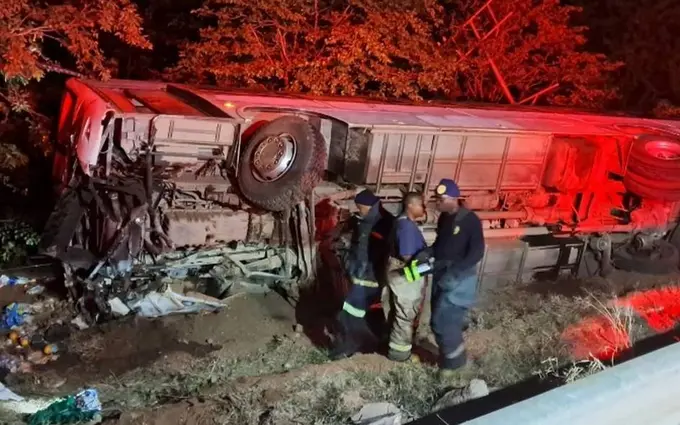 JARda avtobus ag‘darilib, 16 kishi halok bo‘ldi