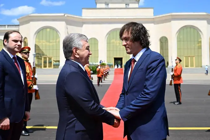 Prezident Gruziyaga tashrifini yakunlab, Toshkentga joʻnab ketdi
