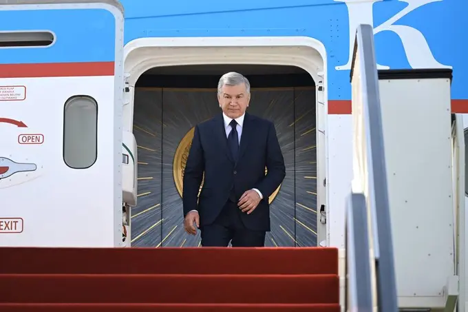 Шавкат Мирзиёев Қатарга етиб борди