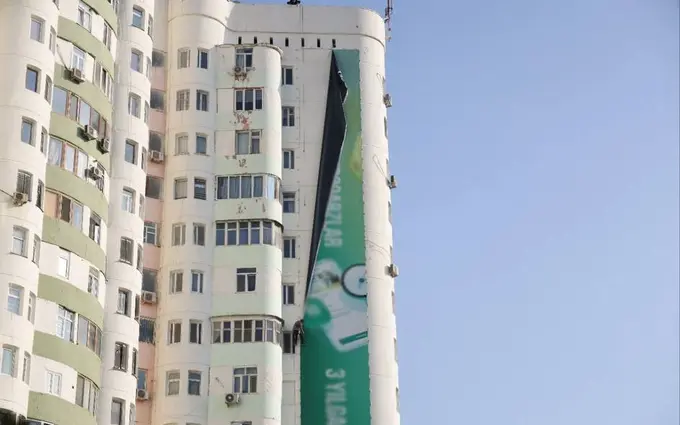 Biznes ombudsman Toshkentdagi uylar tomidan reklama konstruksiyalarini demontaj qilishga qarshi chiqdi