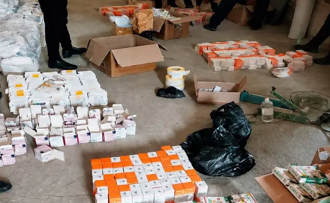 Buxoroda qalbaki dori vositalari tayyorlangan yashirin sex aniqlandi