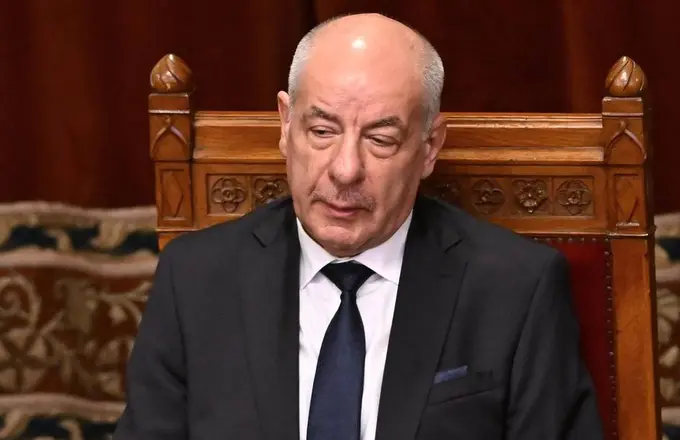 Vengriya prezidenti o‘z vakolat muddatini tugatuvchi qonunni imzoladi
