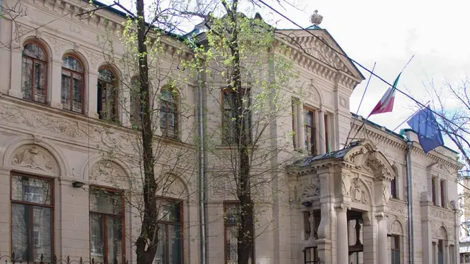 Россия Италия дипломатларини ҳайдаб юборди