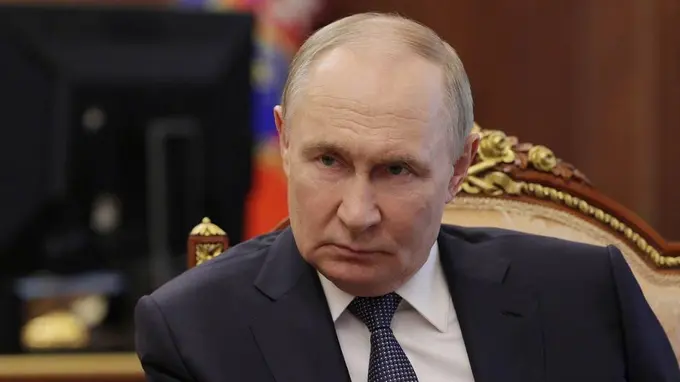 Putin bosib olingan hududlarning bir qismini Ukrainaga qaytarishdan voz kechdi — Bloomberg