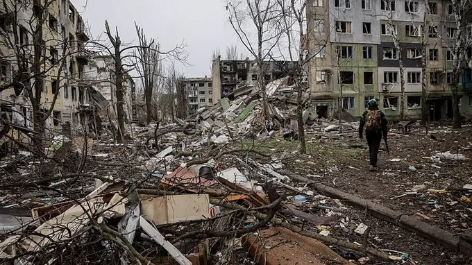 Rossiya–Ukraina urushida qatnashib, 10 mln rubl olgan erkak 3,5 yilga qamaldi