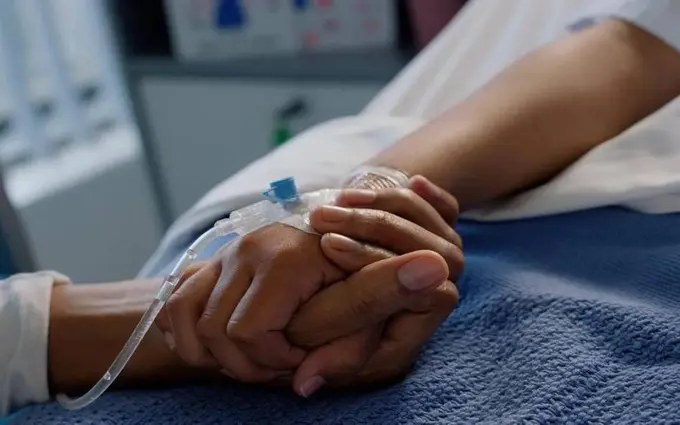 Italiyada pishloq sabab 7 yil komada yotgan bola vafot etdi