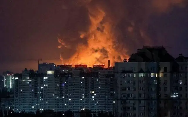 Rossiya tunda Kiyev shahri va viloyatiga zarbalar berdi, 15 kishi halok bo‘ldi (video)