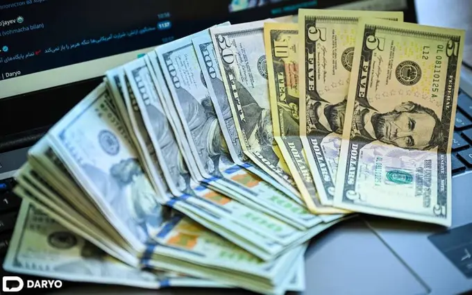 Dollar kursi 11 900 so‘mdan tushdi