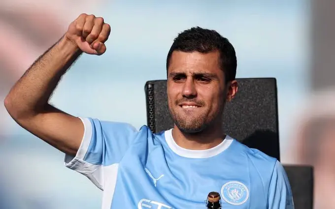 “Barselona” Rodri uchun “Manchester Siti”ga bir futbolchisini taklif qildi