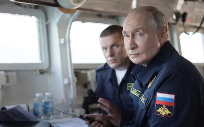 Путин биринчи марта баҳсли Курилл оролларига ташриф буюрди (видео)