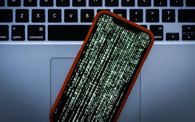 Apple 110 ta mamlakatdagi foydalanuvchilarni josuslik hujumidan ogohlantirdi